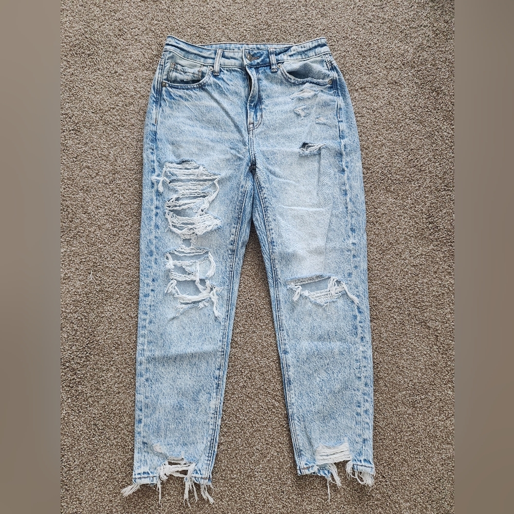 AE HIGH RISE MOM JEAN (4SHORT)
